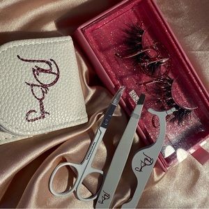 ONLY AVAILABLE ON ETSY LASHES BUNDLE